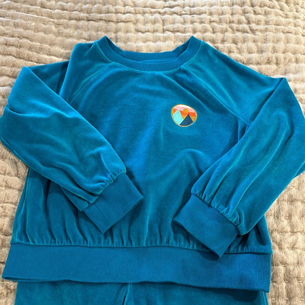 Fleece Sweatsuit. Great color, fit, comfort and condition!